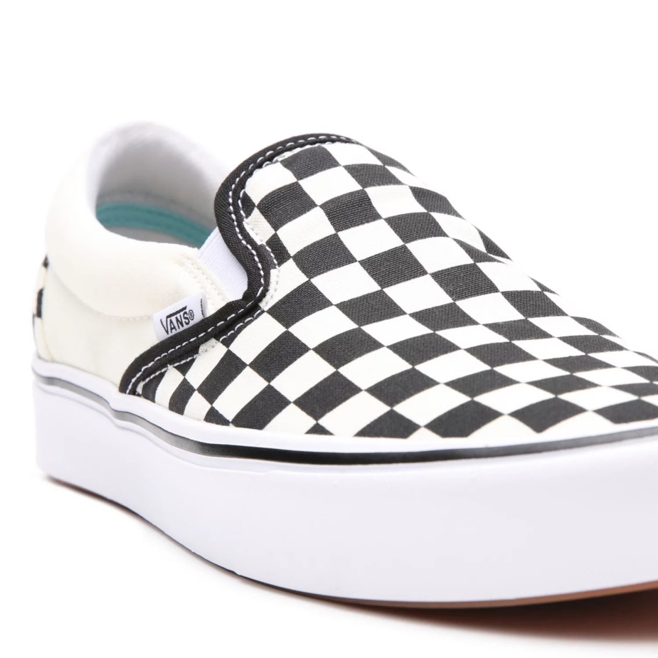 Vans Comfycush Slip-on παπούτσια μαύρο-άσπρο