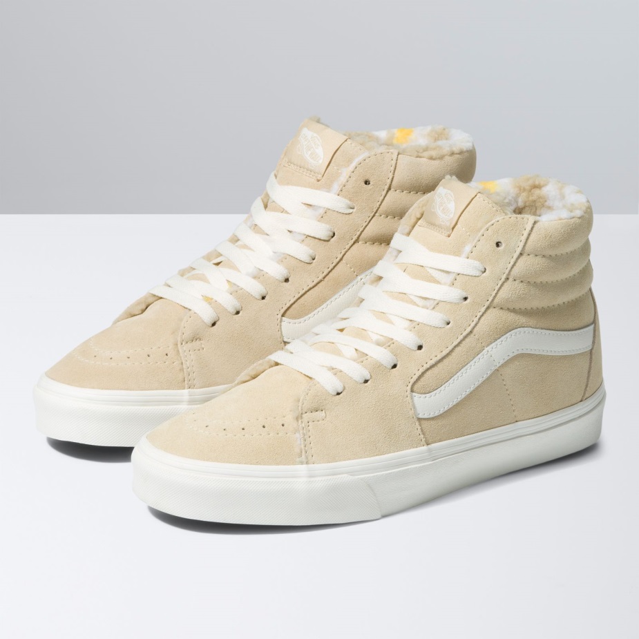 Vans Sk8-hi Cozy Biscotti αγκαλιά