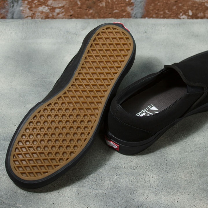 φορτηγά γλιστρούν σε επαγγελματική συσκότιση