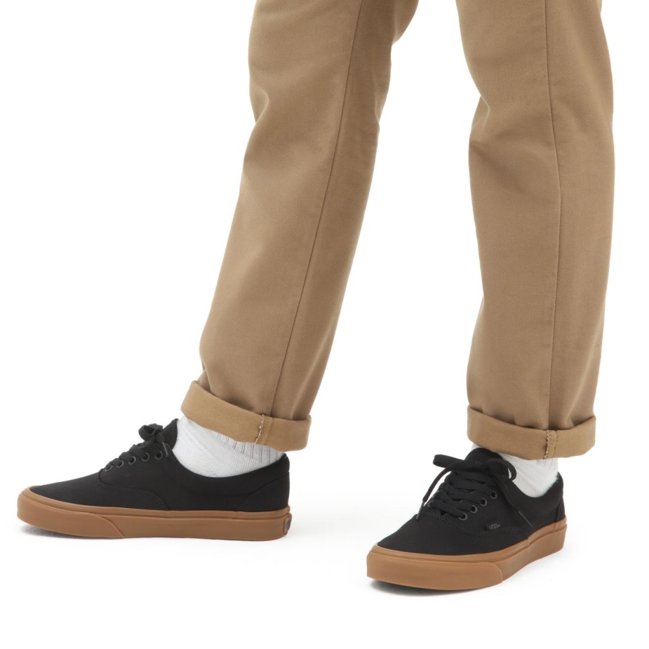 Φορτηγά για παπούτσια μαύρης εποχής