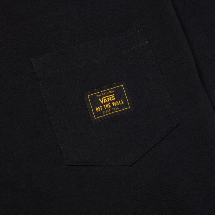 βαν από την τσέπη στον τοίχο μαύρο μπλουζάκι