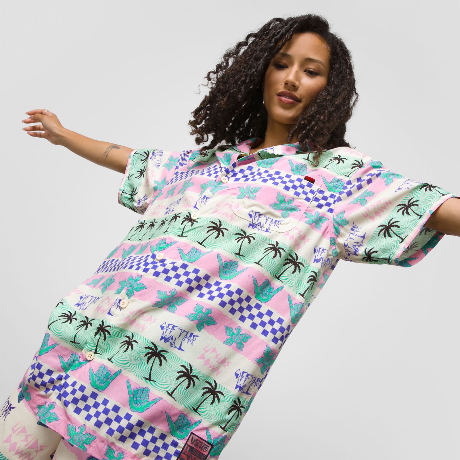 φορτηγά X ξένα πράγματα Καλιφόρνια ρίγες με κουμπί πουκάμισο ροζ