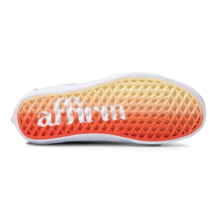 φορτηγά καλλιεργούν φροντίδα Sk8-hi αληθινό λευκό