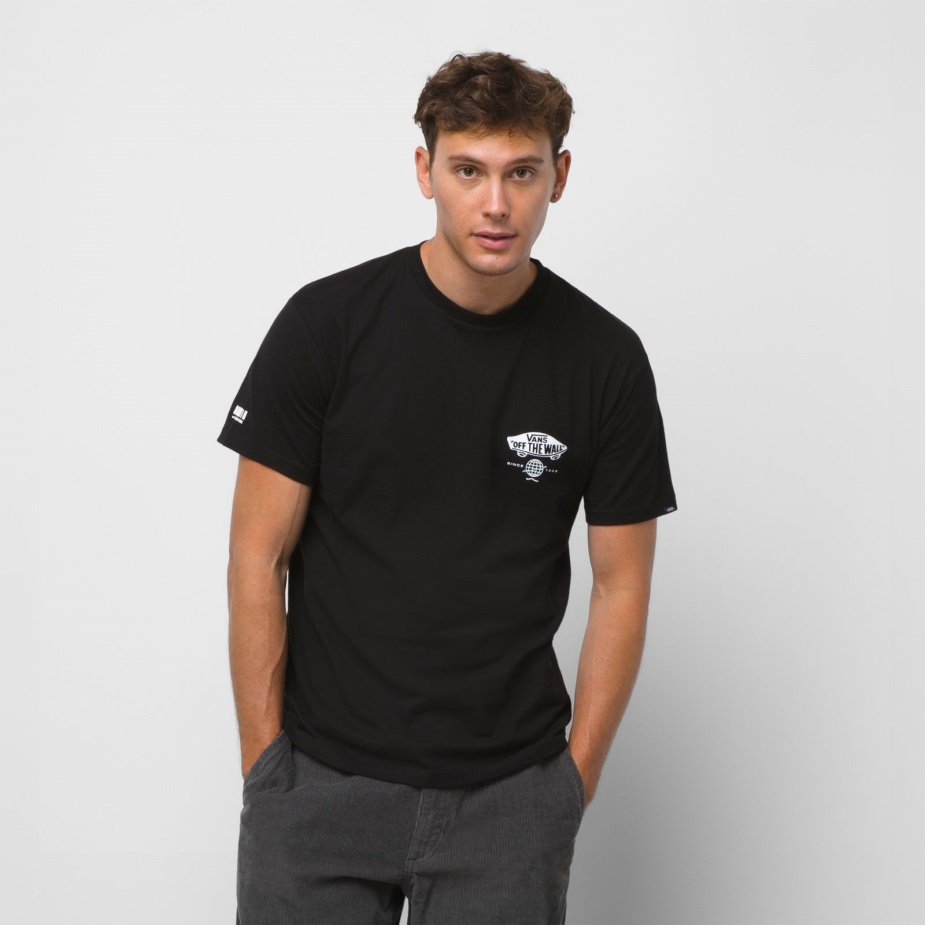 φορτηγά μετά από σκούρο μπλουζάκι μαύρο