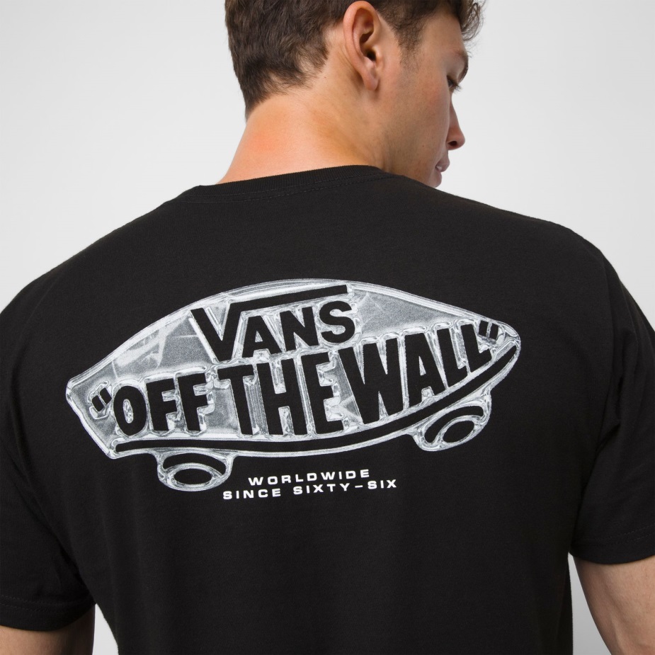 φορτηγά μετά από σκούρο μπλουζάκι μαύρο